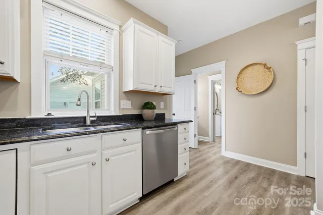 $460,000 | 11334 Charlotte View Drive, Charlotte, NC 28277