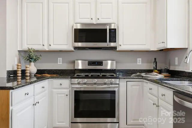 $460,000 | 11334 Charlotte View Drive, Charlotte, NC 28277