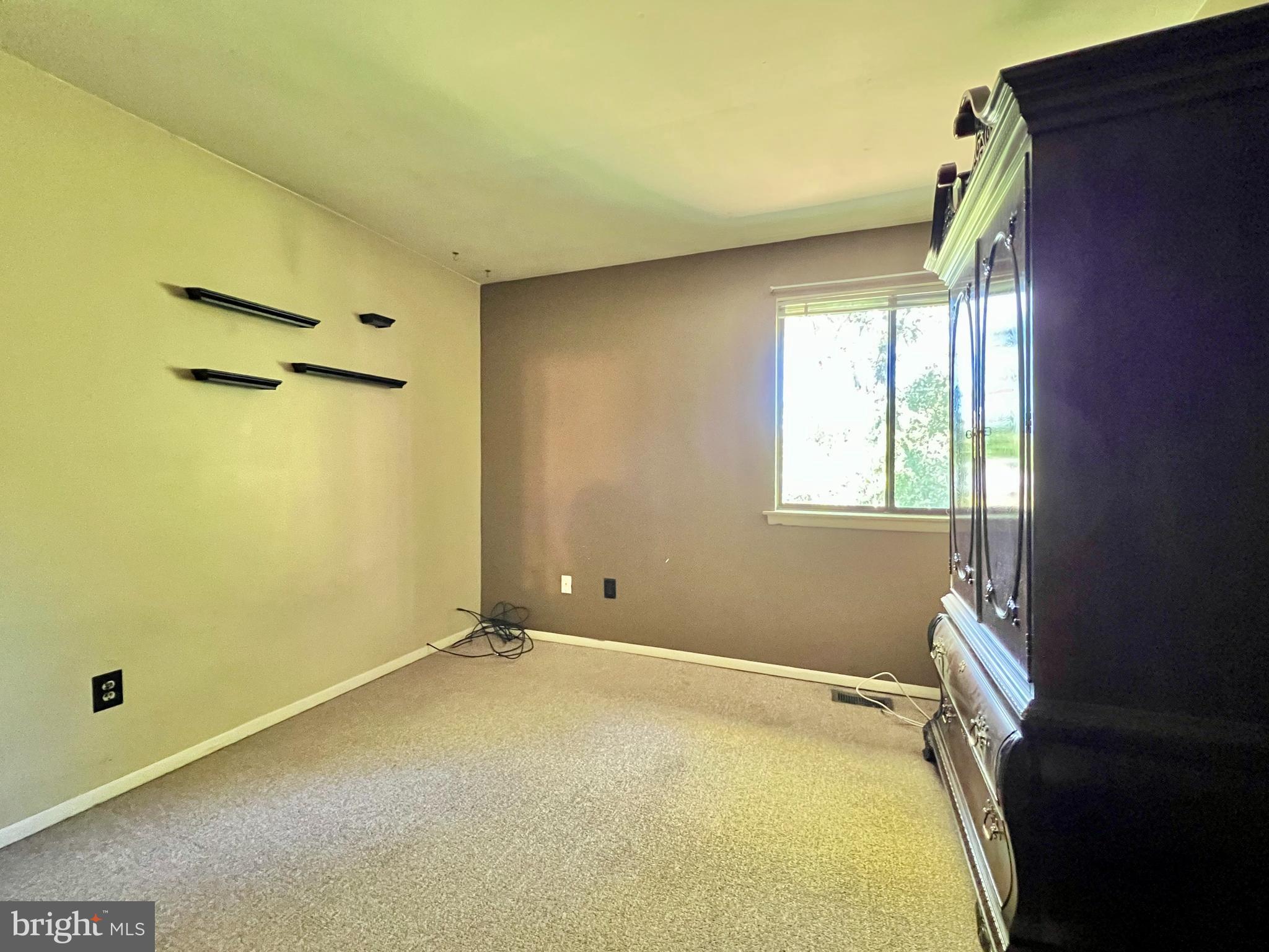 22 Fitzwatertown Road, Unit D8 Willow Grove, PA 19090 - Photo 22 of 34 2nd bedroom