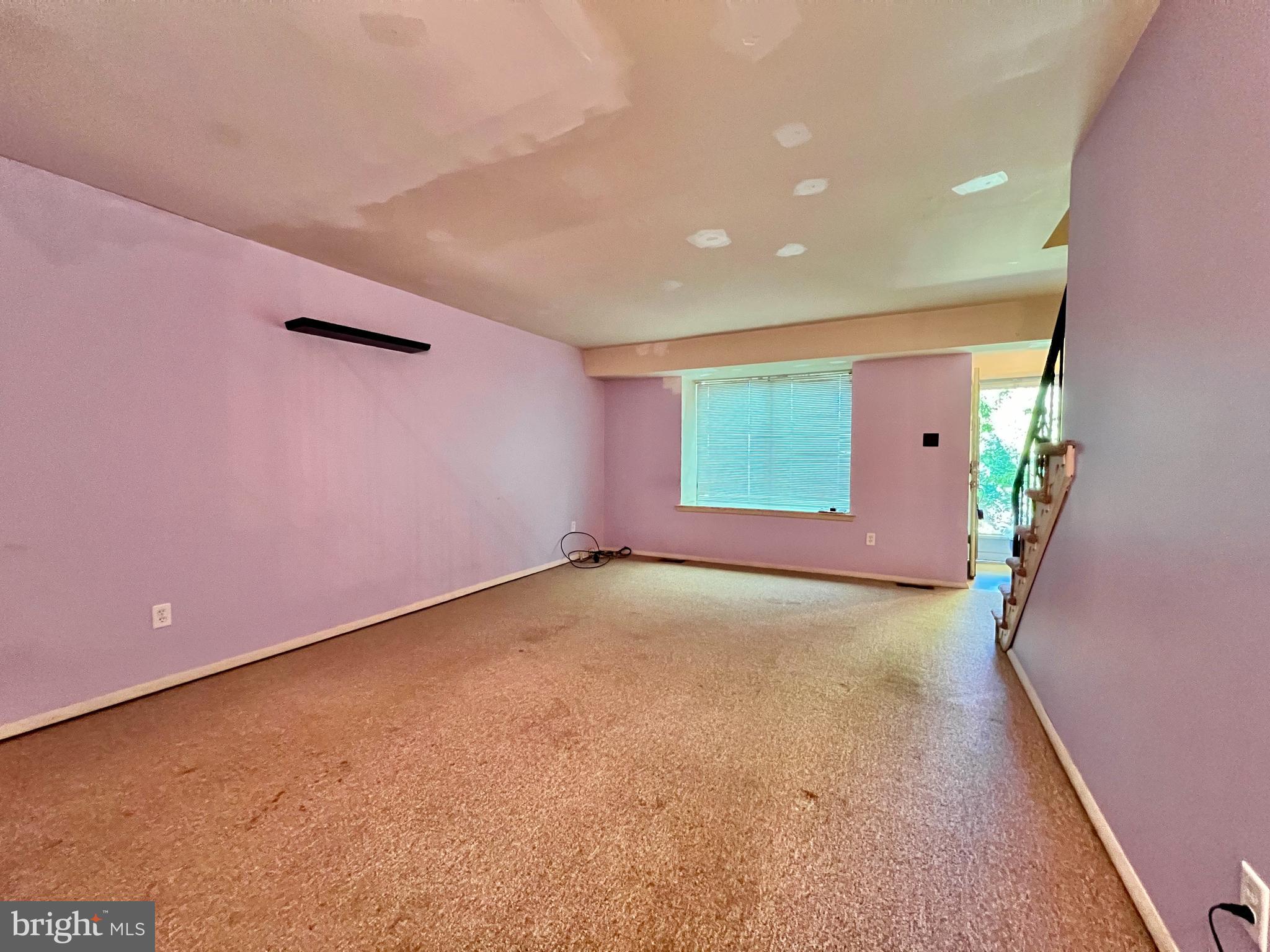 22 Fitzwatertown Road, Unit D8 Willow Grove, PA 19090 - Photo 5 of 34 Living room