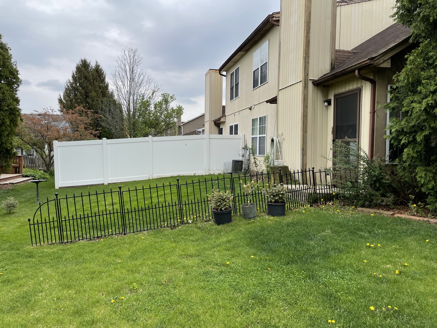 1801 Shetland Road Naperville, IL 60565 - Photo 2 of 2