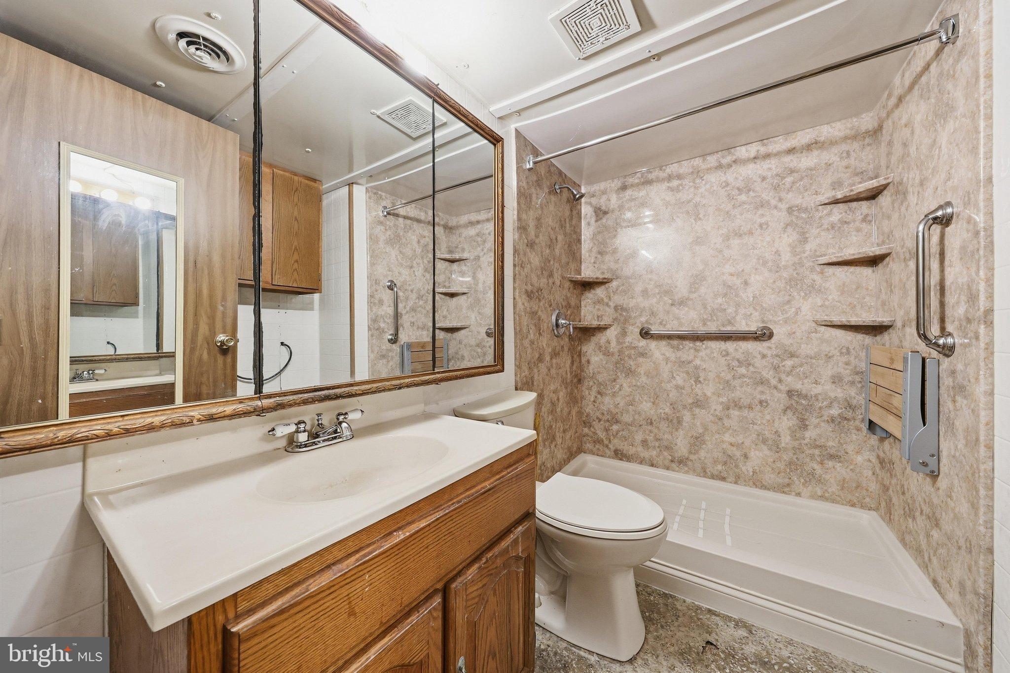 12349 Layman Road Thurmont, MD 21788 - Photo 31 of 50 Hall Bathroom