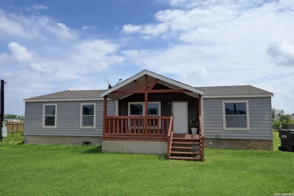 $240,000 | 401 Ala Blanca Drive, Lytle, TX 78052