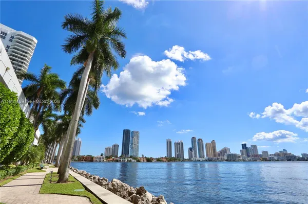 $2,000 | 3575 Mystic Pointe Drive, Aventura, FL 33180