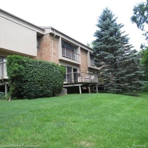 643 Oakbrook West, Unit 23 Rochester, MI 48307 - Photo 21 of 24 Rear View