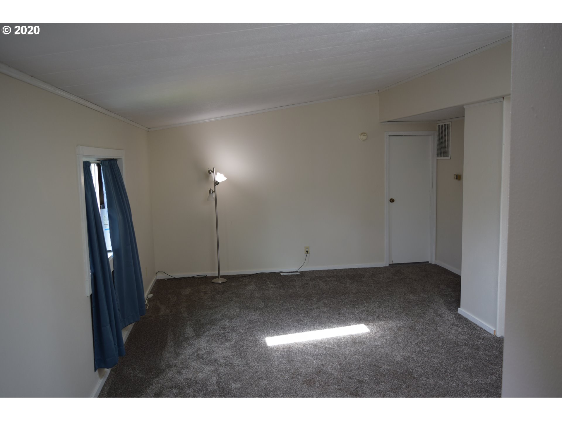 15116 Southeast 122nd Avenue, Unit 58 Clackamas, OR 97015 - Photo 5 of 20