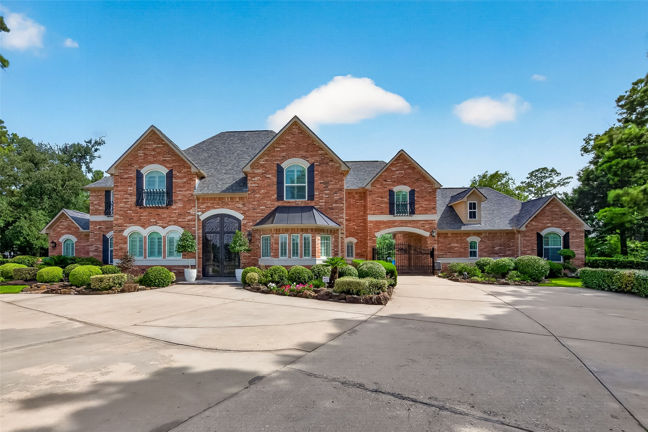 12310 Summer Lake Ranch Drive Houston, TX 77044 - Photo 1 of 36