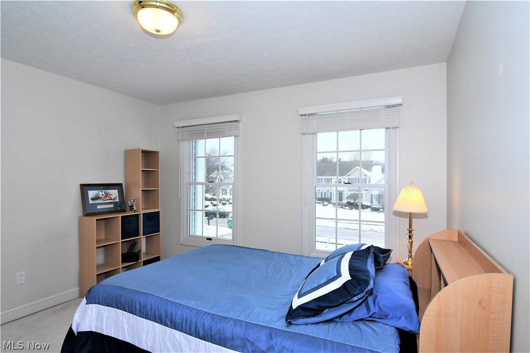 659 Sunridge Road Fairlawn, OH 44333 - Photo 20 of 35 Bedroom #3 shares a hall bath with Bedroom #4