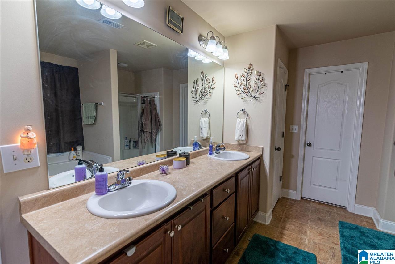 302 Tanglewood Circle Alabaster, AL 35007 - Photo 13 of 29