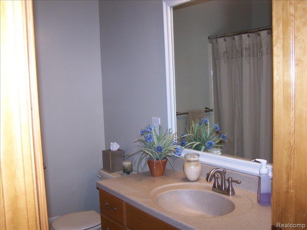 21401 Sumpter Road Belleville, MI 48111 - Photo 19 of 20 FULL BATH