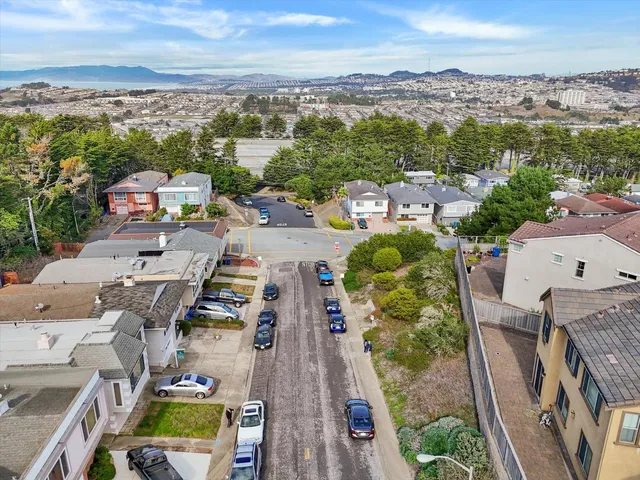 $1,398,000 | 16 Christopher Court, Daly City, CA 94015