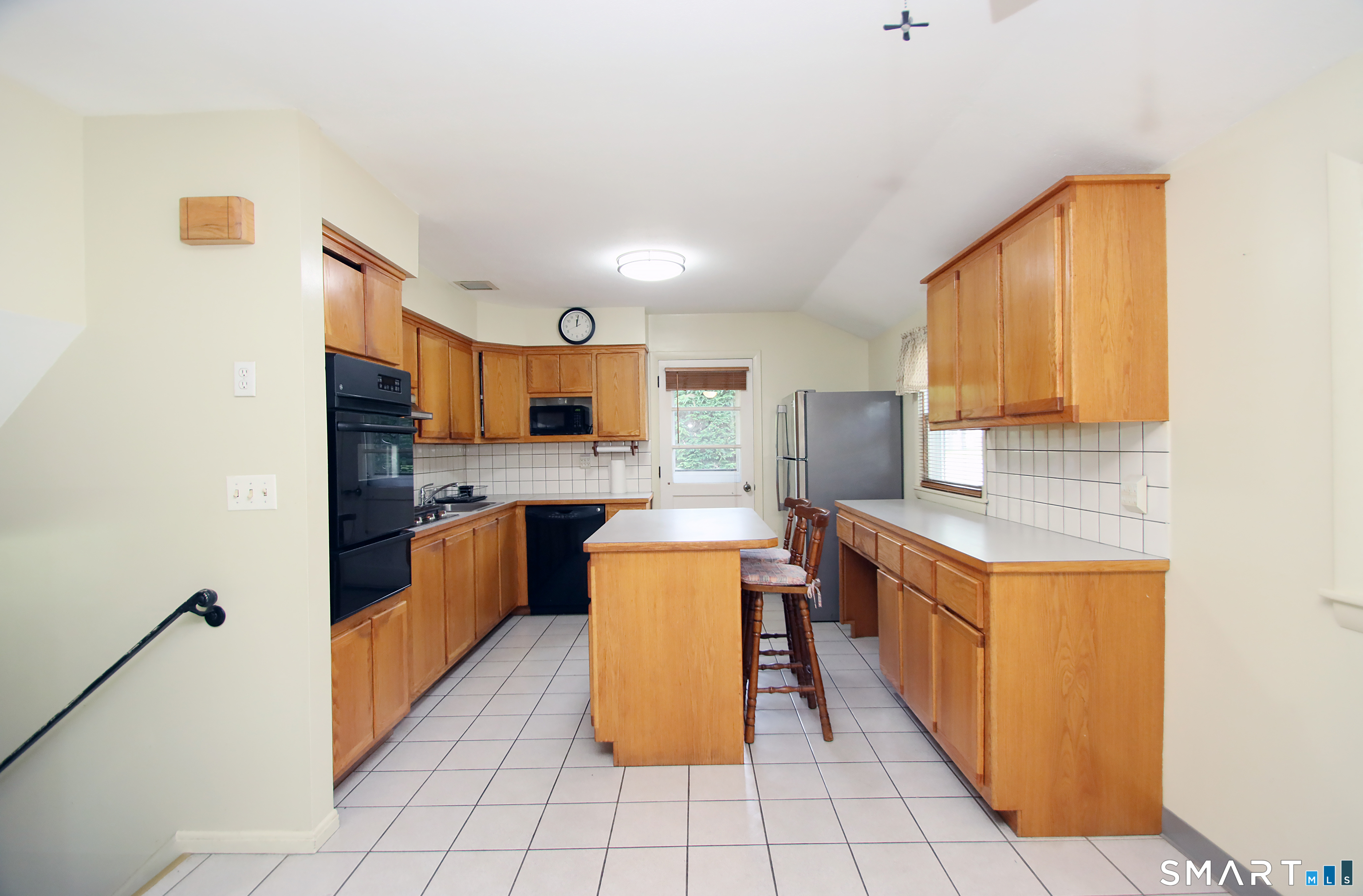 57 Grande Road East Hartford, CT 06118 - Photo 4 of 22