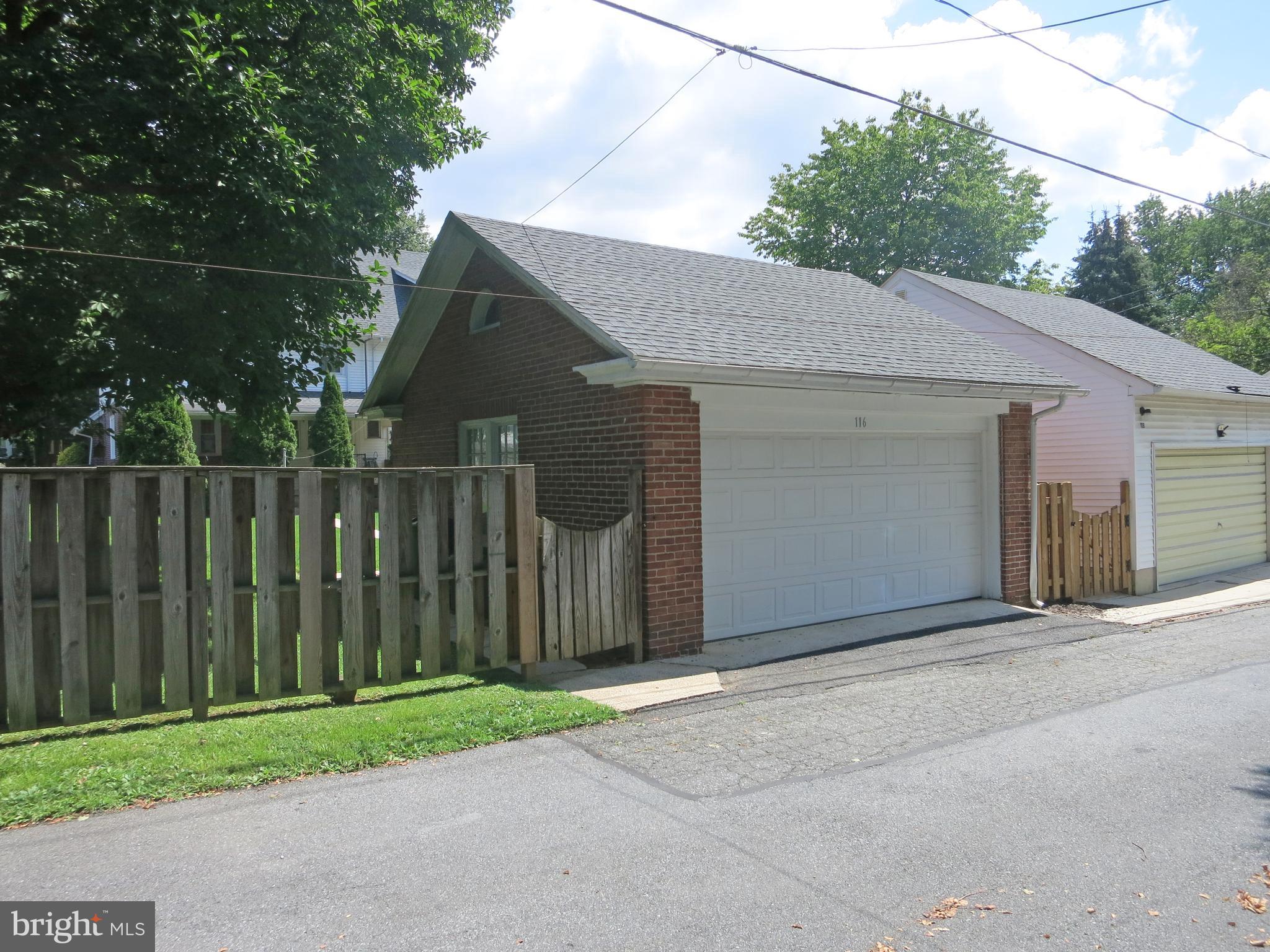 116 South Park Road Wyomissing, PA 19610 - Photo 3 of 48