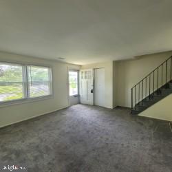 7238 Sindall Road Parkville, MD 21234 - Photo 2 of 11 living room