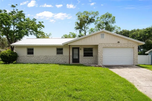 $1,795 | 111 Amigos Road, DeBary, FL 32713