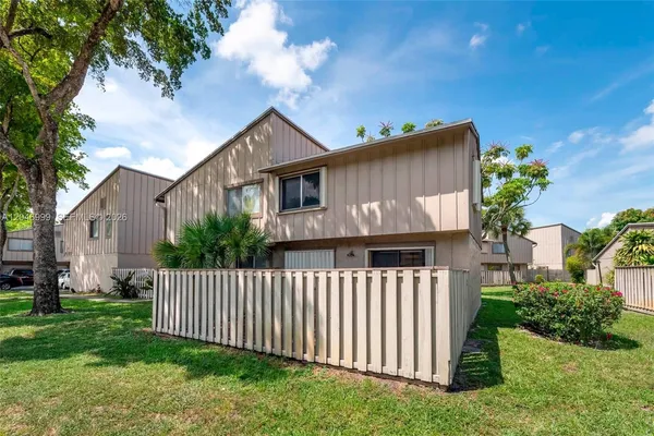 $165,000 | 2201 Northwest 56th Avenue, Unit 4A, Lauderhill, FL 33313