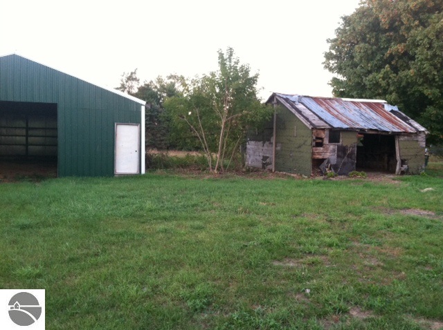 4378 South Brinton Road Blanchard, MI 49310 - Photo 5 of 5 1777782-4.JPG