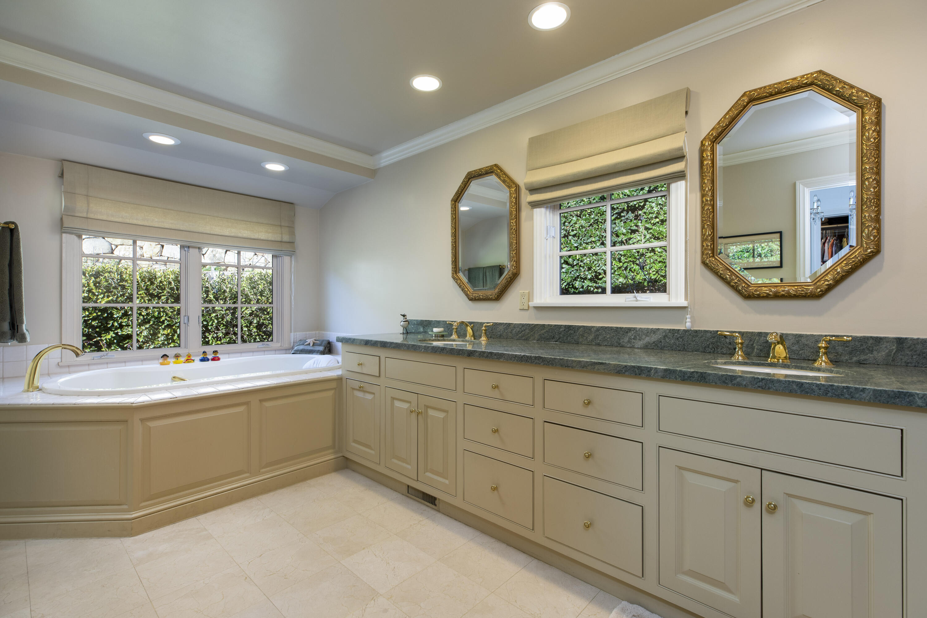 1900 Mission Ridge Road Santa Barbara, CA 93103 - Photo 17 of 20 Primary Bathroom