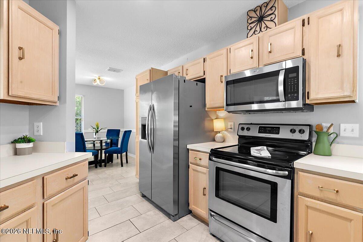 1472 Marsh Rabbit Way Fleming Island, FL 32003 - Photo 5 of 22 12-Kitchen