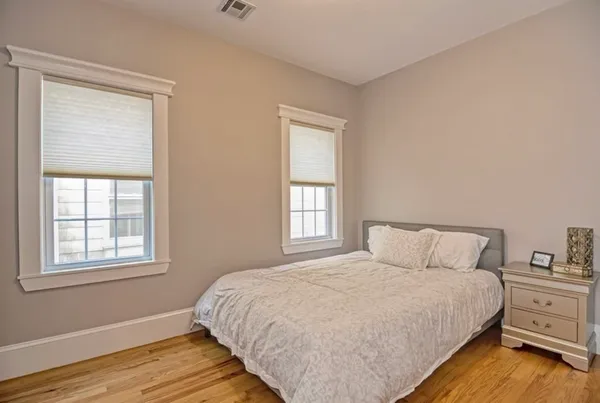 $5,000 | 651 East 6th Street, Unit 2, Boston, MA 02127