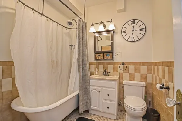 $5,000 | 651 East 6th Street, Unit 2, Boston, MA 02127