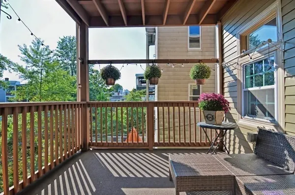 $5,000 | 651 East 6th Street, Unit 2, Boston, MA 02127