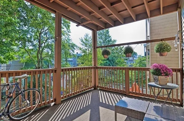 $5,000 | 651 East 6th Street, Unit 2, Boston, MA 02127