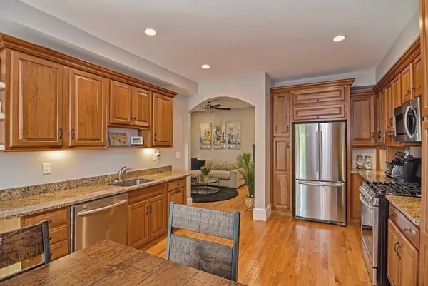 $5,000 | 651 East 6th Street, Unit 2, Boston, MA 02127