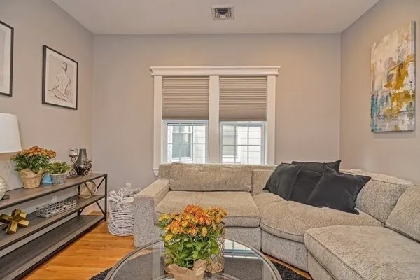 $5,000 | 651 East 6th Street, Unit 2, Boston, MA 02127