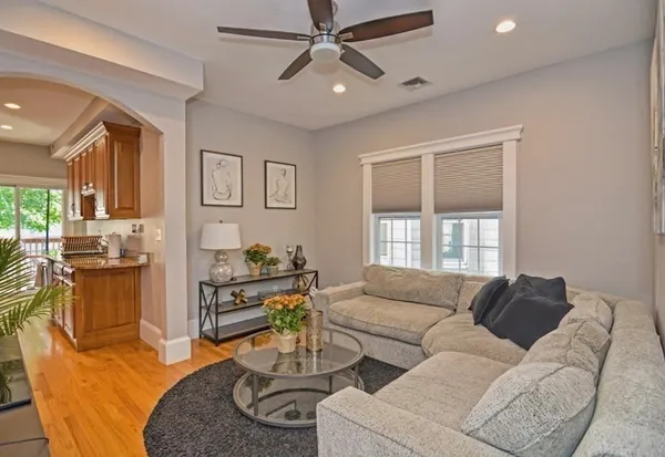 $5,000 | 651 East 6th Street, Unit 2, Boston, MA 02127