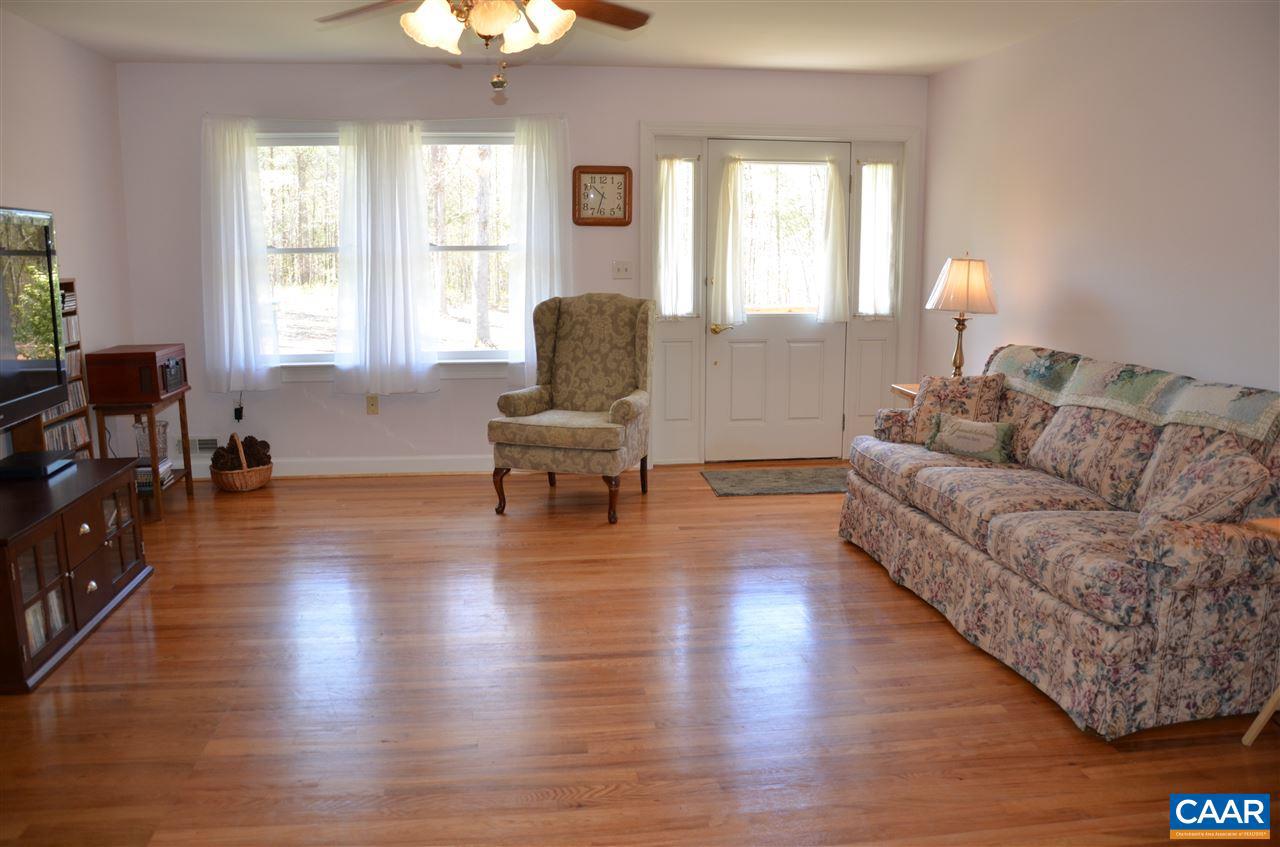 2589 Oakland Road Louisa, VA 23093 - Photo 3 of 27 Gallery Image 3