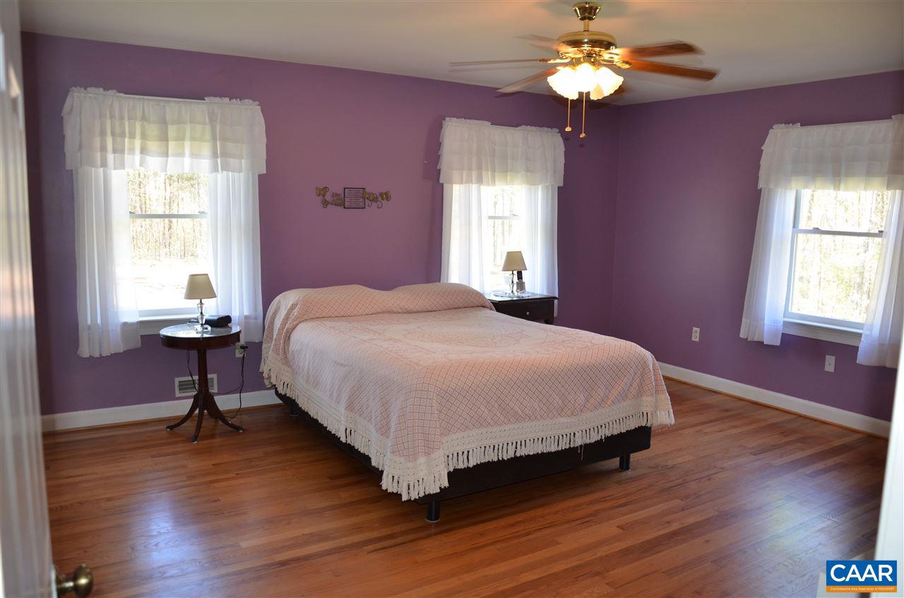 2589 Oakland Road Louisa, VA 23093 - Photo 9 of 27 Gallery Image 9