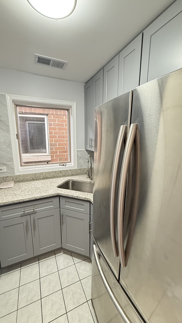 341 West 24th Street, Unit 3 Chicago, IL 60616 - Photo 5 of 12