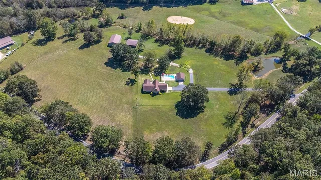 $800,000 | 5544 Highway W Poplar Bluff, Poplar Bluff, MO 63901