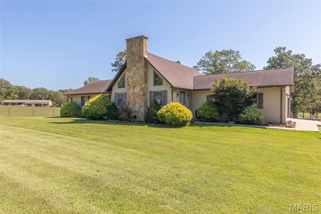 $800,000 | 5544 Highway W Poplar Bluff, Poplar Bluff, MO 63901