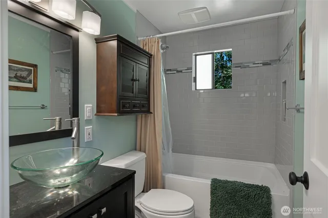 $439,900 | 415 West Herron Boulevard Northwest, Lakebay, WA 98349