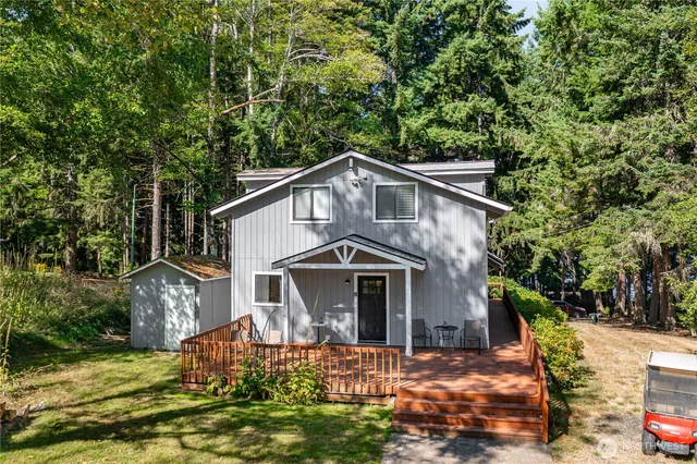 $439,900 | 415 West Herron Boulevard Northwest, Lakebay, WA 98349