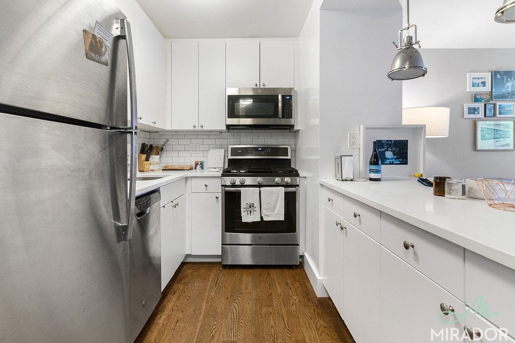 330 East 39th Street, Unit 4F Manhattan, NY 10016 - Photo 3 of 19