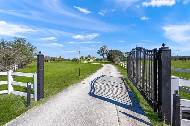 a very nice looking room with gym equipment