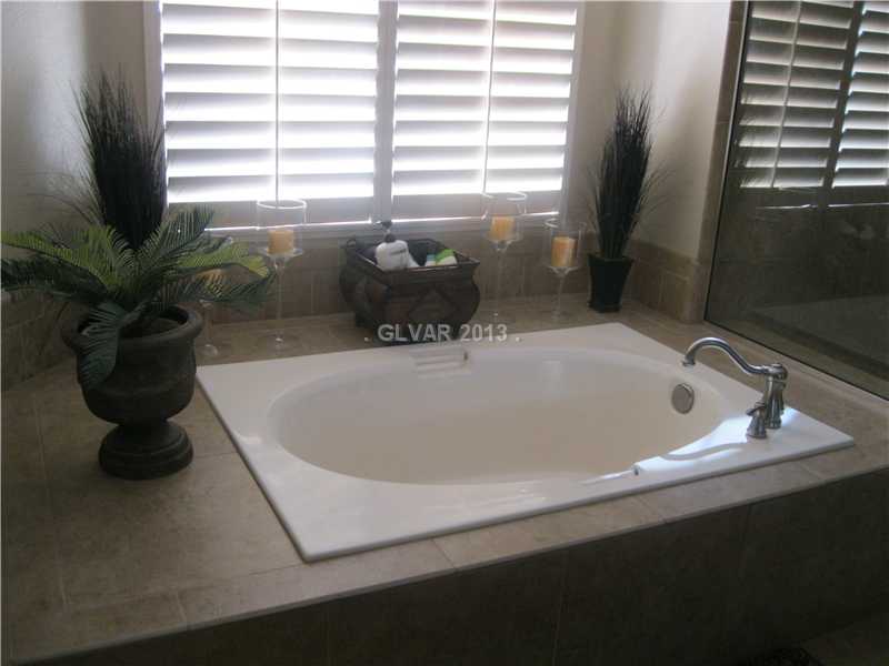 2037 Shadow Brook Way Henderson, NV 89074 - Photo 18 of 34 Master Bath/Spa.