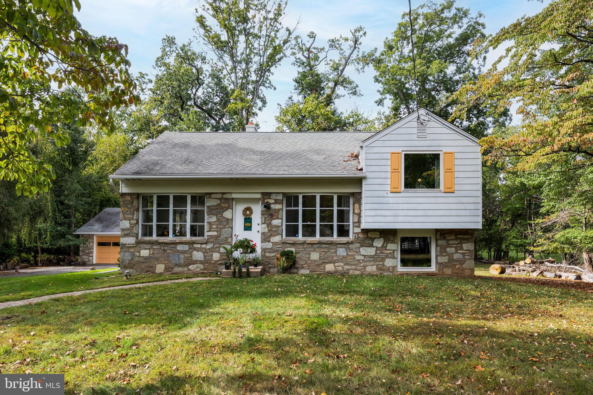 601 Cathcart Road Blue Bell, PA 19422 - Photo 2 of 38