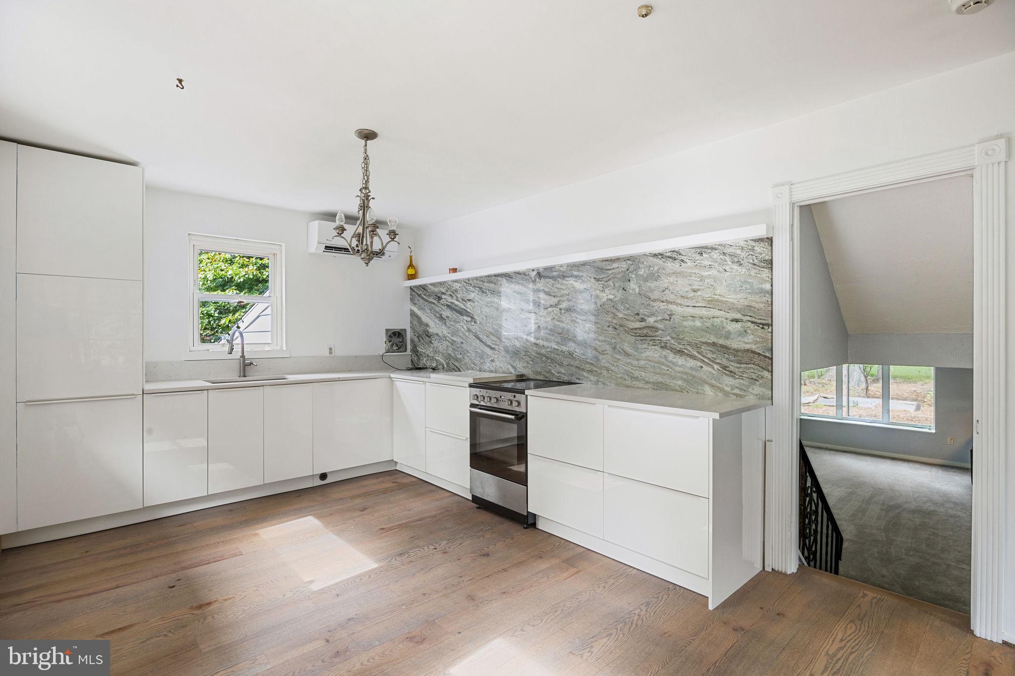 601 Cathcart Road Blue Bell, PA 19422 - Photo 5 of 38