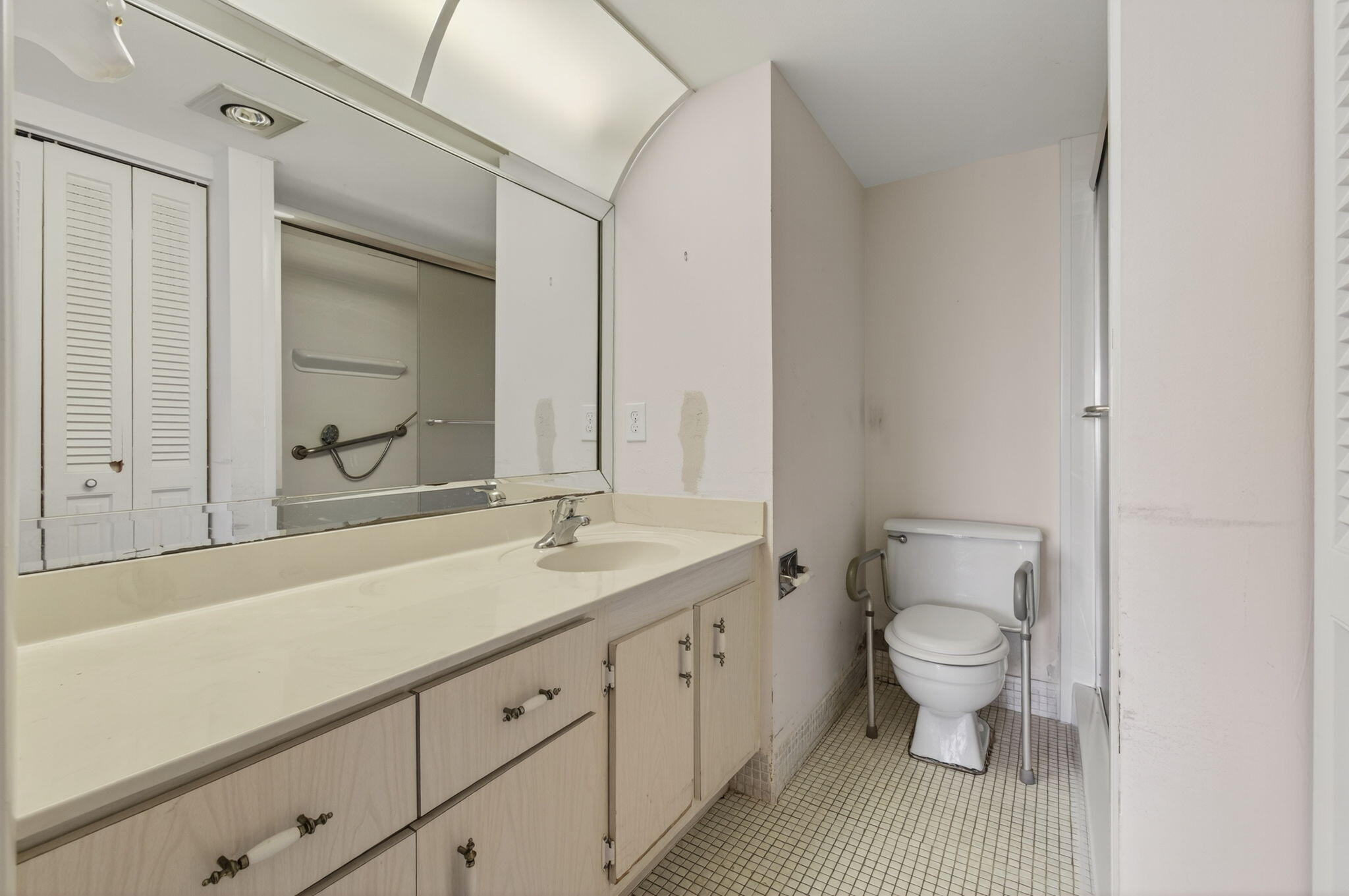 4030 Lincoln B Boca Raton, FL 33434 - Photo 32 of 90 MASTER BATHROOM