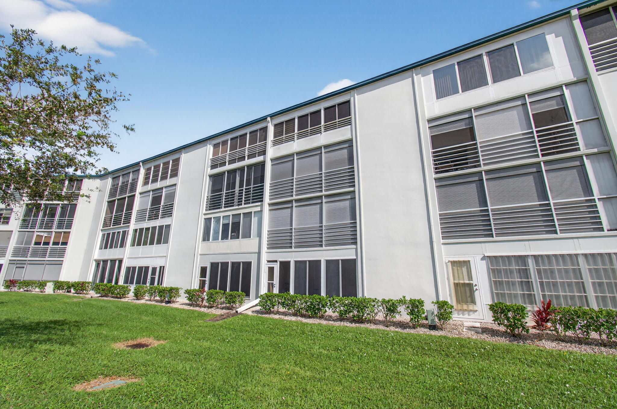 4030 Lincoln B Boca Raton, FL 33434 - Photo 47 of 90 52-web-or-mls-DSC_9894