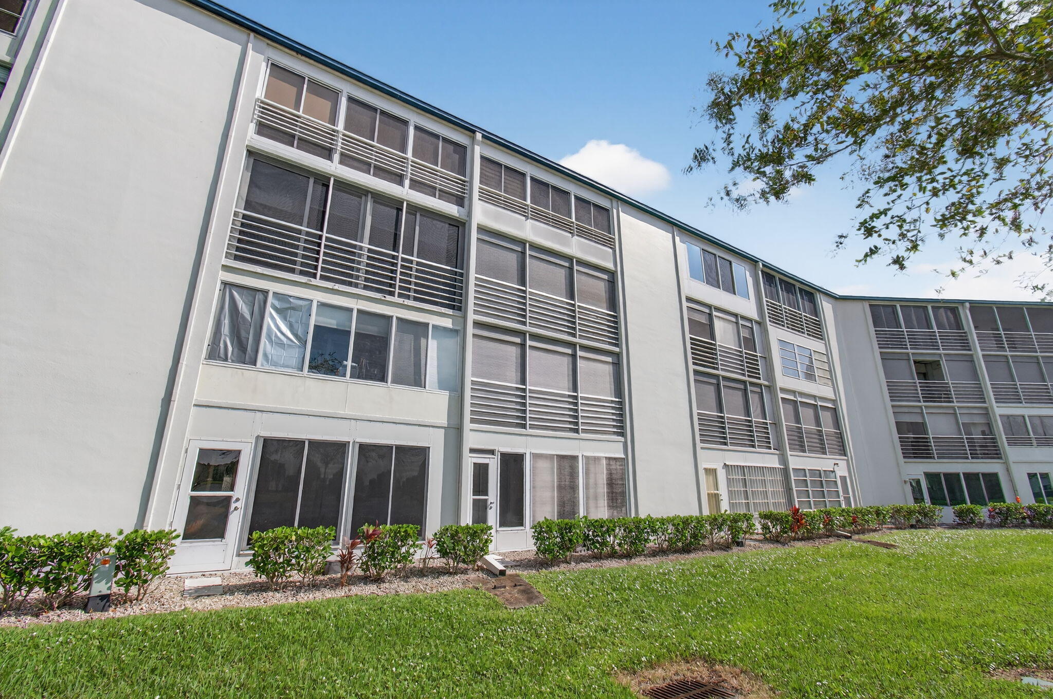 4030 Lincoln B Boca Raton, FL 33434 - Photo 50 of 90 55-web-or-mls-DSC_9909