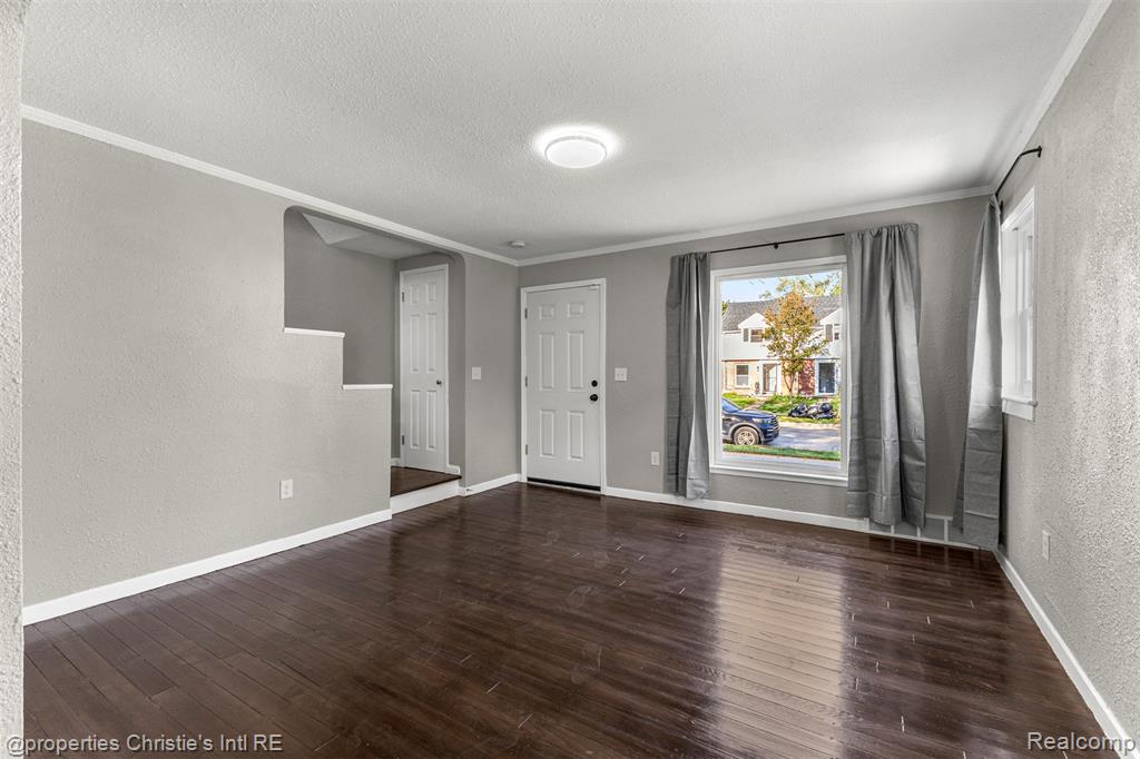 10842 Nottingham Road Detroit, MI 48224 - Photo 5 of 23