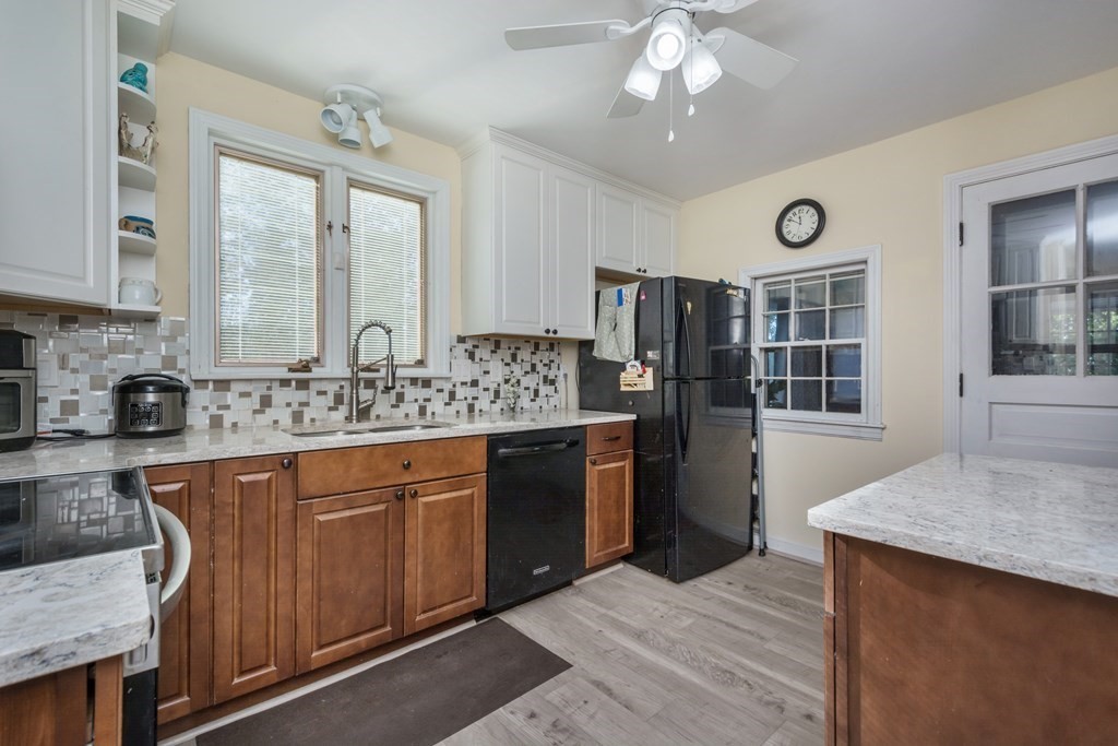 45 Patricia Road Marlborough, MA 01752 - Photo 12 of 26 Gallery Image 12