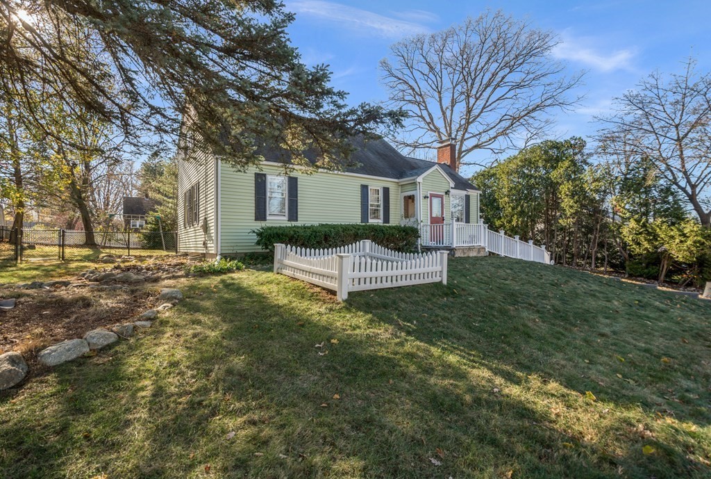 45 Patricia Road Marlborough, MA 01752 - Photo 2 of 26 Gallery Image 2