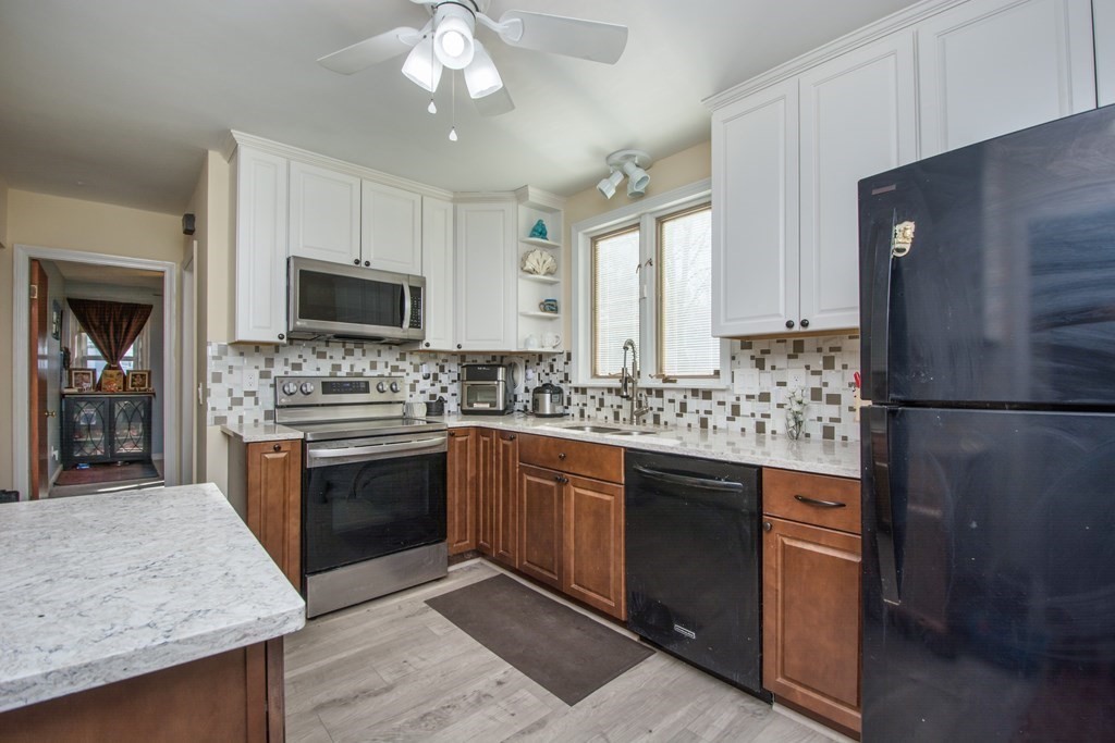 45 Patricia Road Marlborough, MA 01752 - Photo 9 of 26 Gallery Image 9