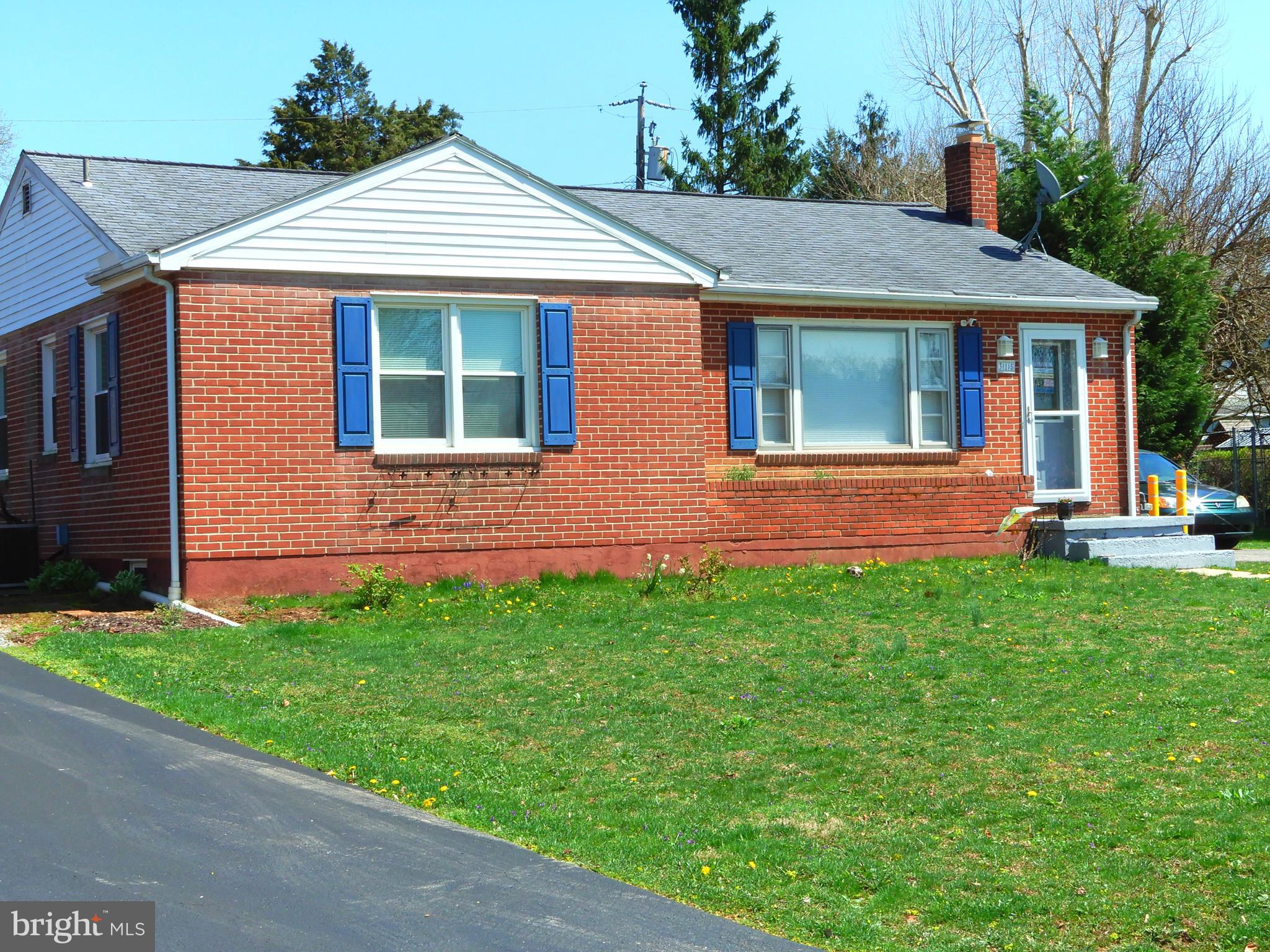 315 Maywood Road York, PA 17402 - Photo 1 of 23 315 Maywood